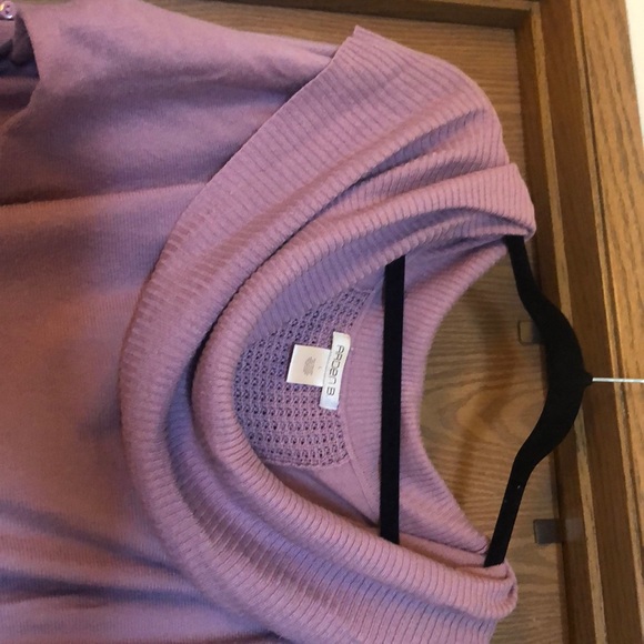 Pink off shoulder sweater - Picture 2 of 6